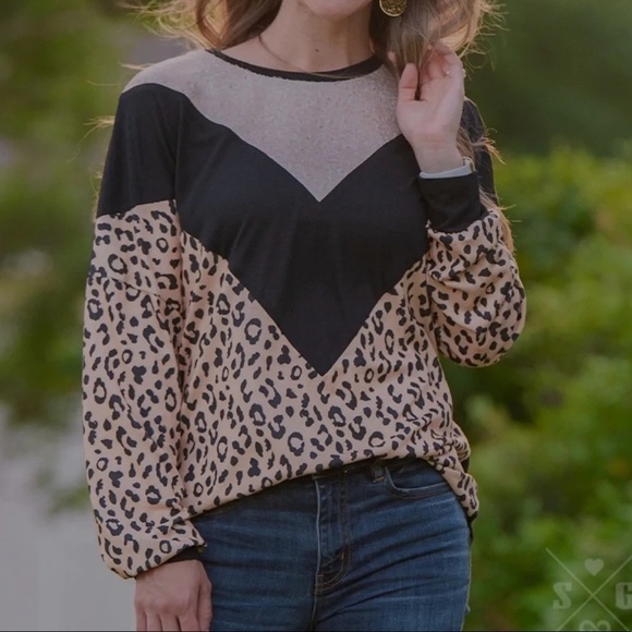Grace and Emma Boutique Chevron Leopard Sequin Colorblock Top Jumper Size Large - Picture 1 of 13